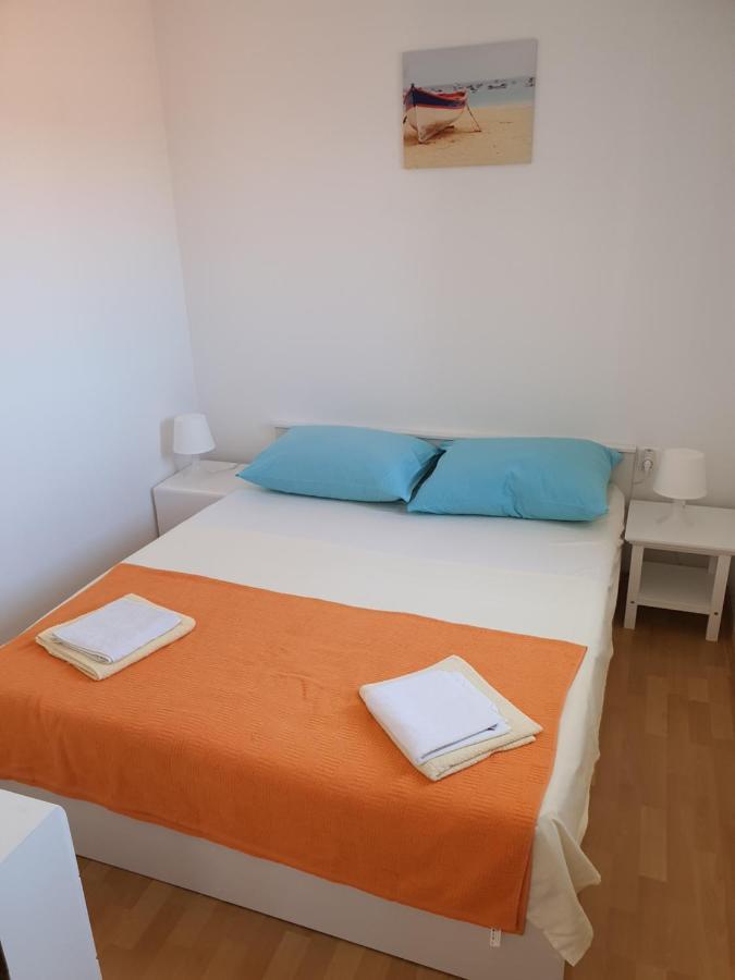 Villa Kuca Za Odmor Rogoznica à Rogoznica  Extérieur photo