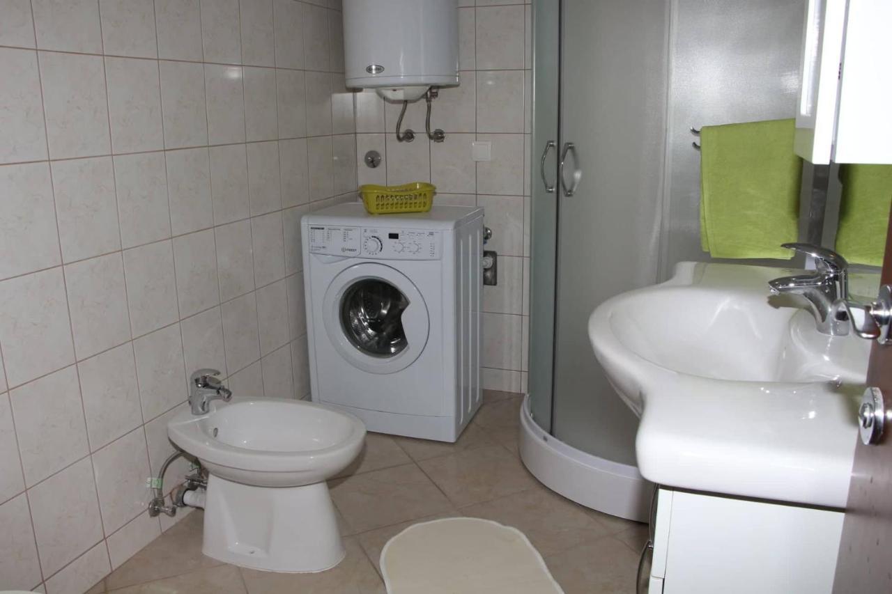 Villa Kuca Za Odmor Rogoznica à Rogoznica  Extérieur photo