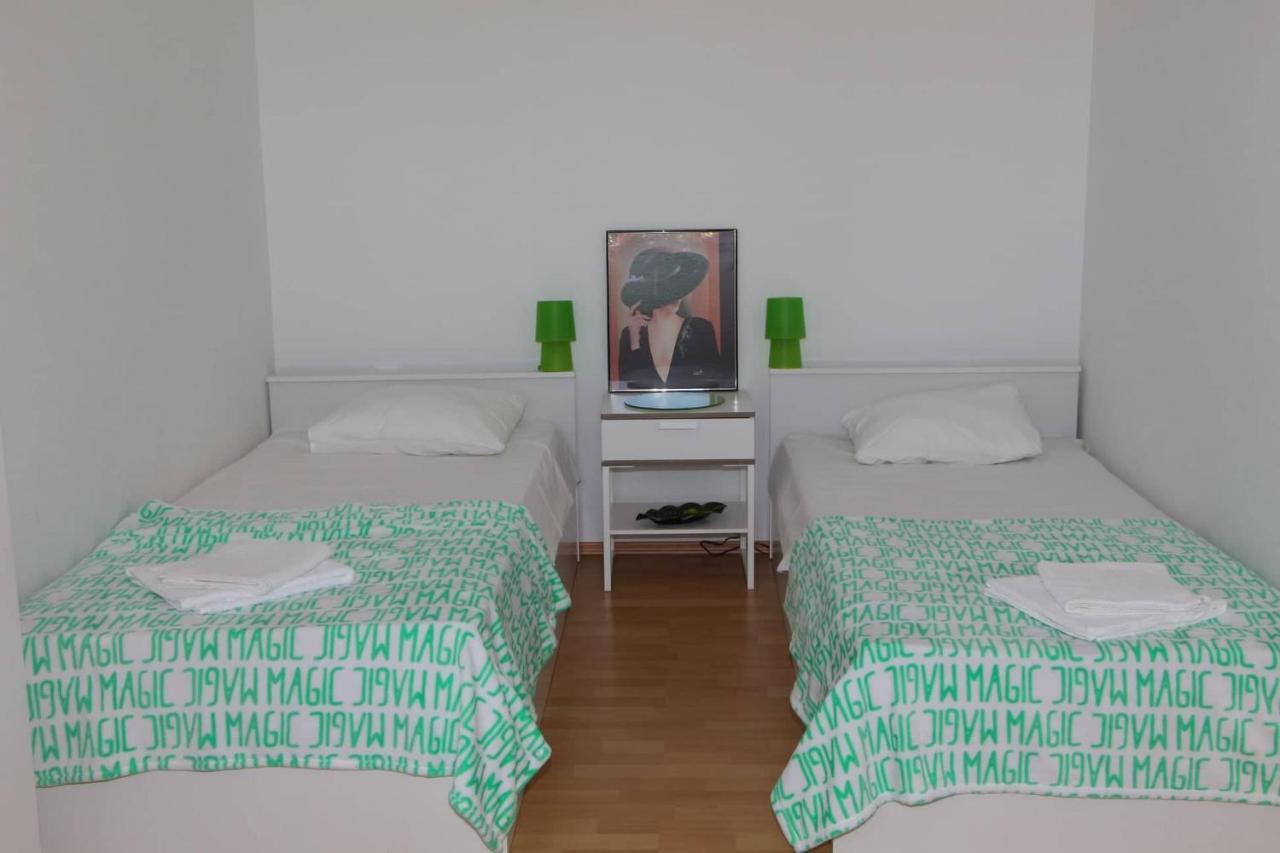 Villa Kuca Za Odmor Rogoznica à Rogoznica  Extérieur photo